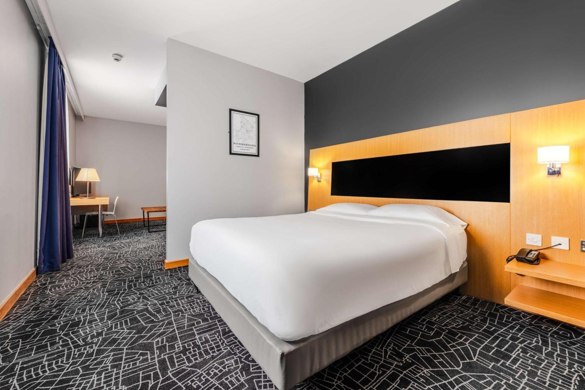 Park Inn By Radisson Peterborough Exterior foto