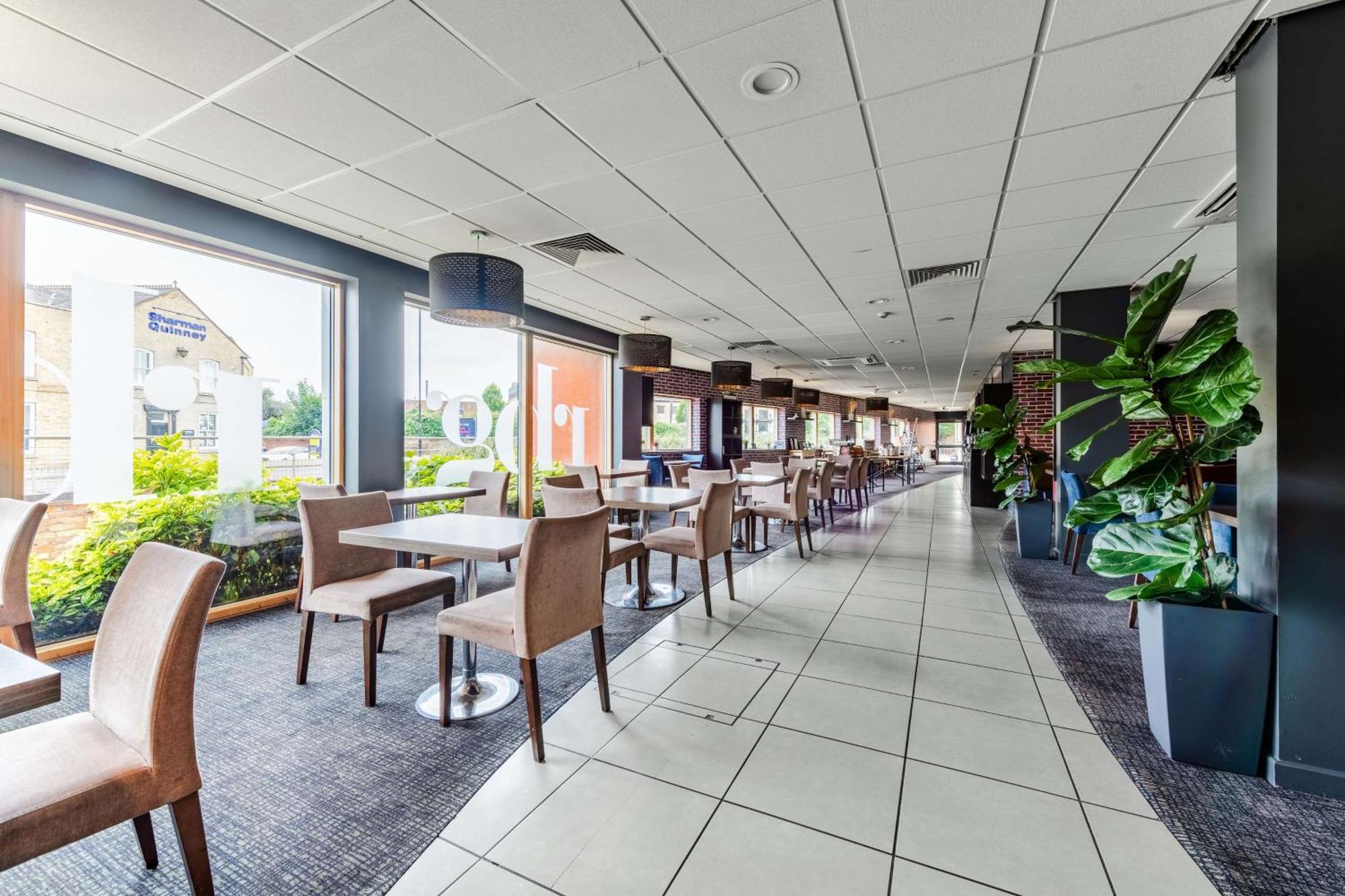 Park Inn By Radisson Peterborough Exterior foto