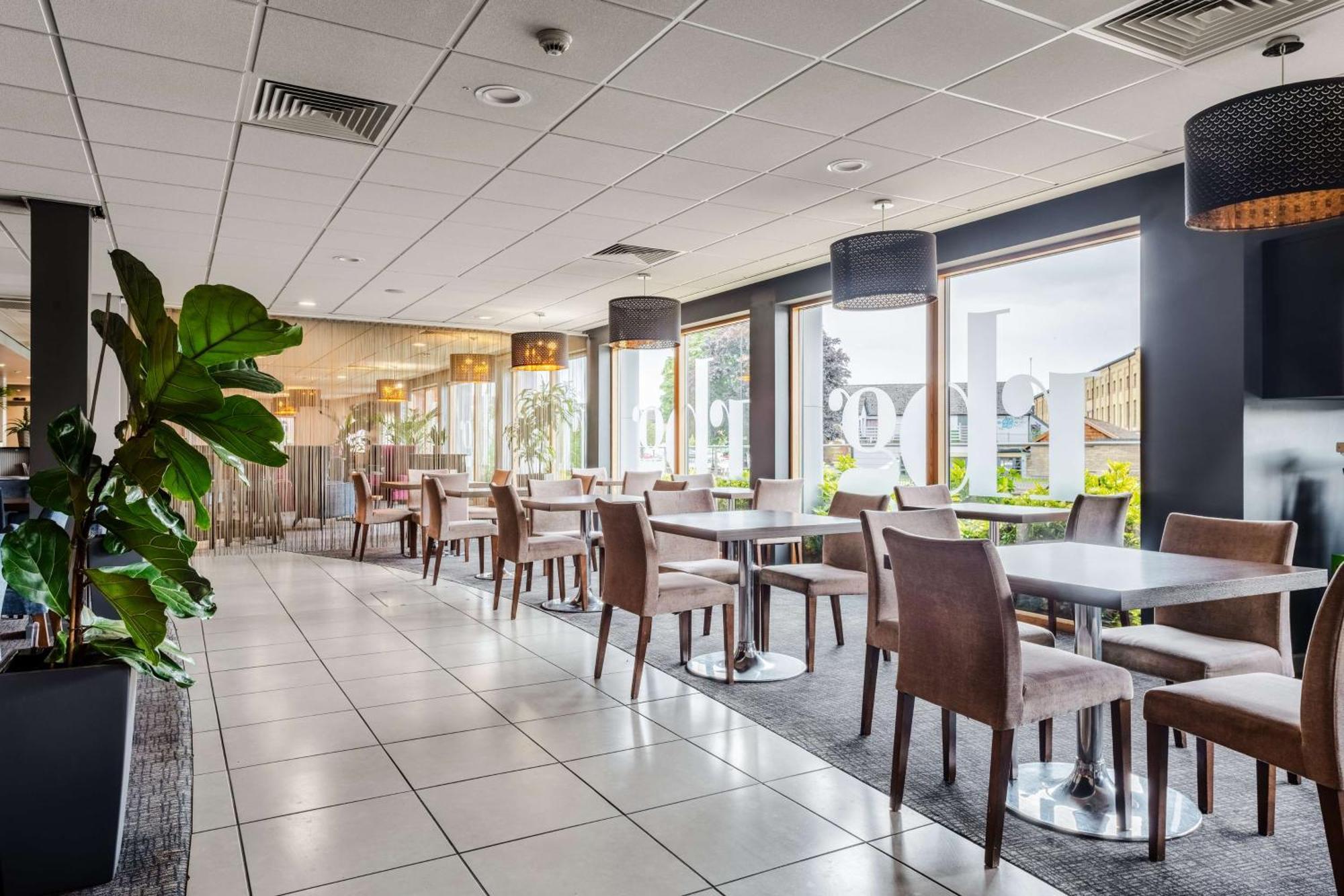 Park Inn By Radisson Peterborough Exterior foto