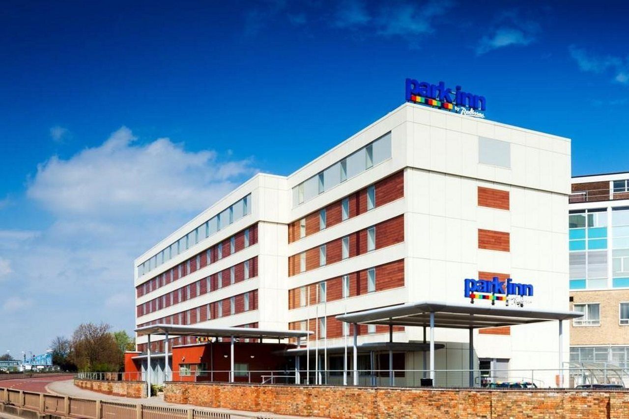 Park Inn By Radisson Peterborough Exterior foto